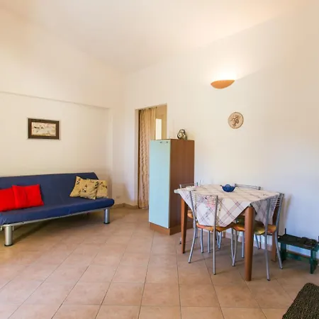 Locazione Turistica Straccoligno-1 * カポリーヴェリ